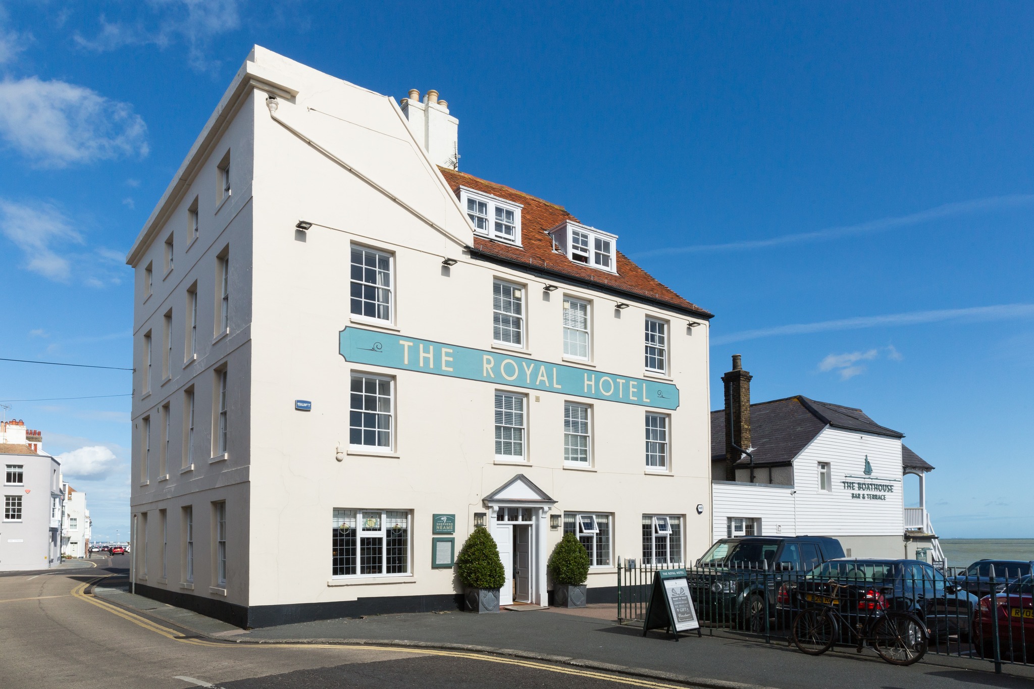 Royal Hotel Deal