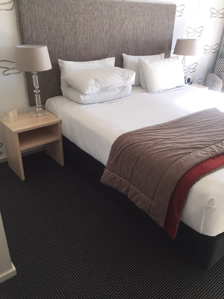 Crown Hotel - room